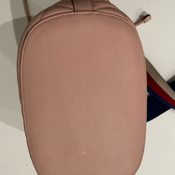 Gucci Marmont Bucket - Picture 4 of 12